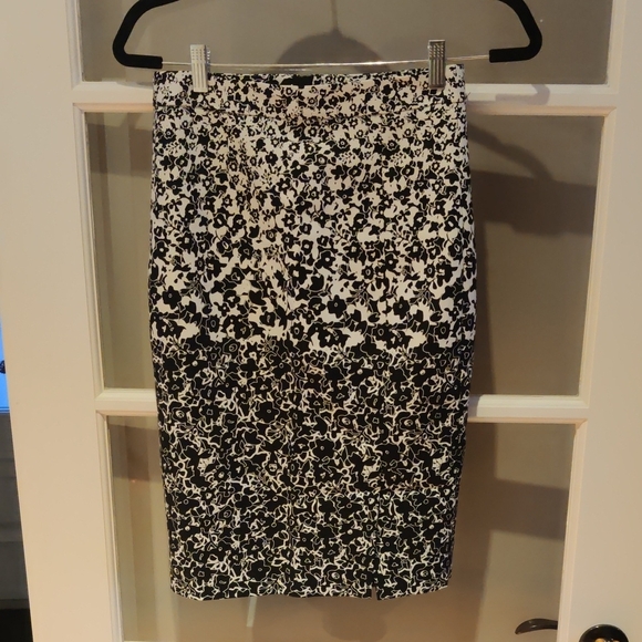 Black and White Floral Women's Skirt - Picture 5 of 5